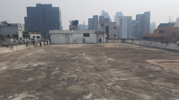 사진: 논현종합시장 옥상 폐기물처리 후 모습