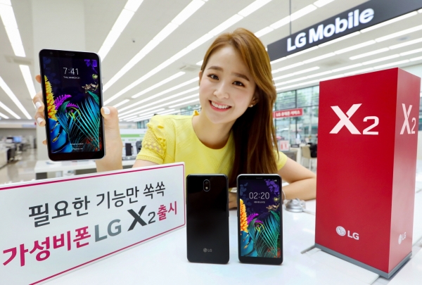 LG전자가 실속형 스마트폰 LG X2를 국내 출시한다