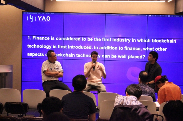 왼쪽부터 YAO Network Asia CEO Victor Lee와 VIDY CEO Patrick Colangelo, 인큐블록 정근용 본부장