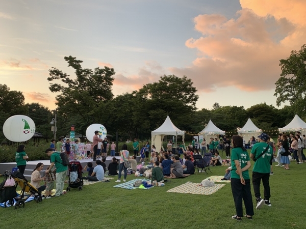 사노피가 2019 초록산타 상상놀이터를 개최하고 있다
