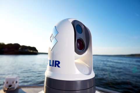 FLIR M300 시리즈 열화상 카메라는 전문 항해자와 응급의료요원에게 보다 안전한 항해와 향상된 상황인식을 제공한다