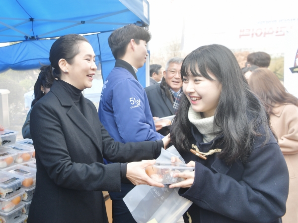 건국대학교가 시험기간 무료 도시락 제공 행사를 개최했다