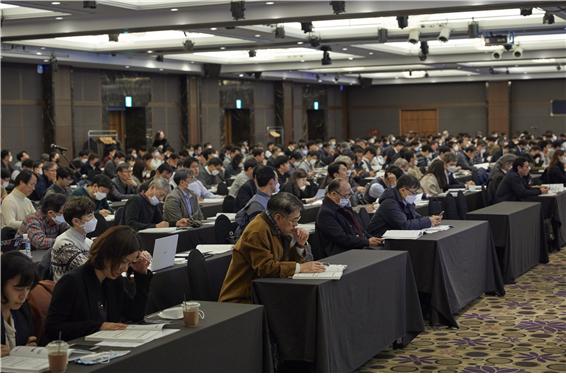 31일 서울 더케이호텔에서 열린 ‘2020년도 에너지기술개발사업 사업설명회’에서 산학연 관계자들이 안내를 듣고 있다