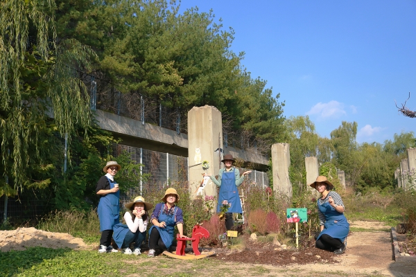 2019년 챌린지가든 ‘냥이의 정원산책’을 조성한 도시정원사