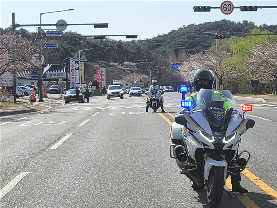 [경주경찰서 제공]