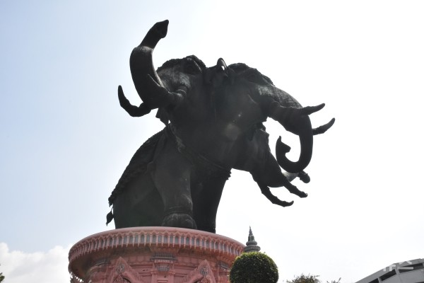 머리가 세개인 거대한 삼두코끼리 우상[조은뉴스 촬영]