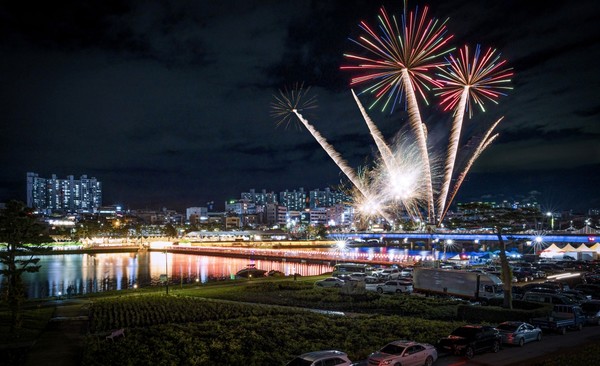 2025년 제18회 영천관광 전국사진공모전 입상작(이상영 作, 불꽃놀이)[영천시 제공]